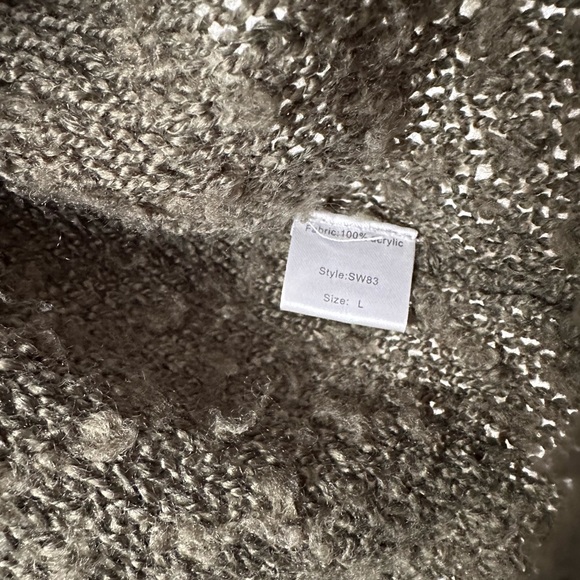 Elan oversized v-neck sweater - Picture 2 of 3